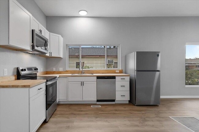 Photo - 1901 Walker Ave