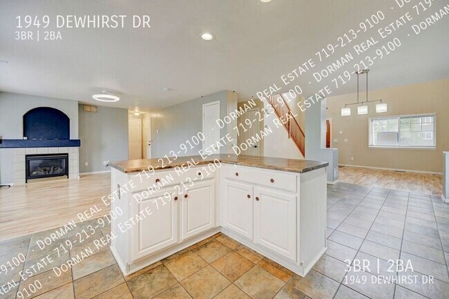 Photo - 1949 Dewhirst Dr