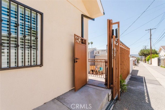 Photo - 833 E Verdugo Ave
