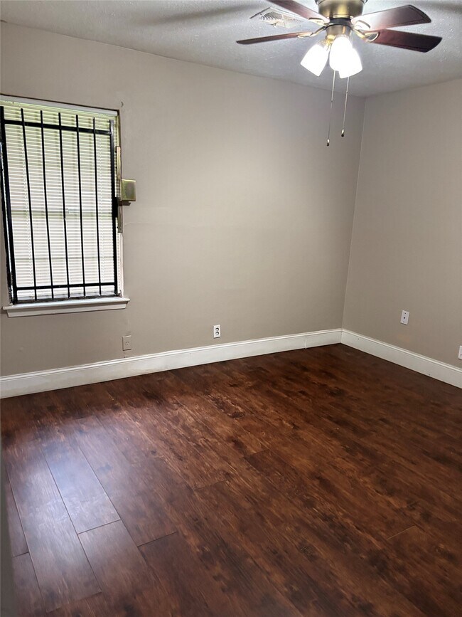 Photo - 5631 Groveton St