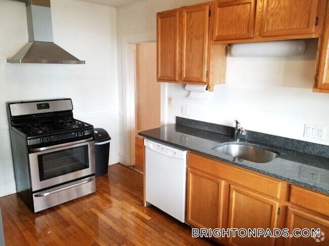 Building Photo - 25 Colborne Rd Rental