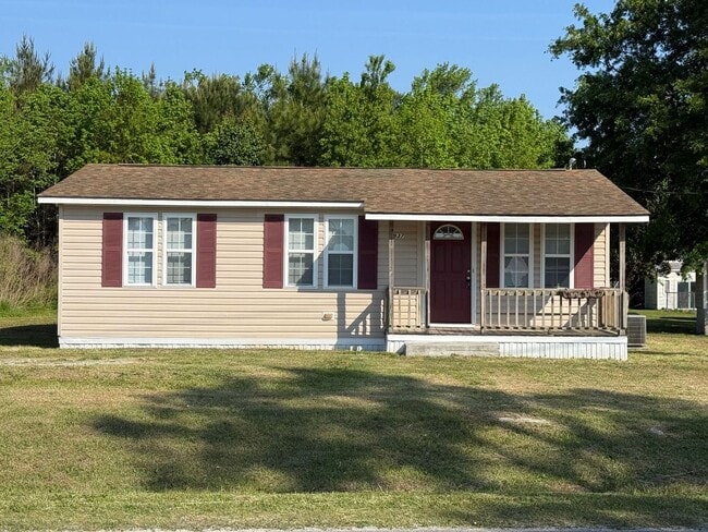 Building Photo - Nice 3 bedroom 1 bathroom