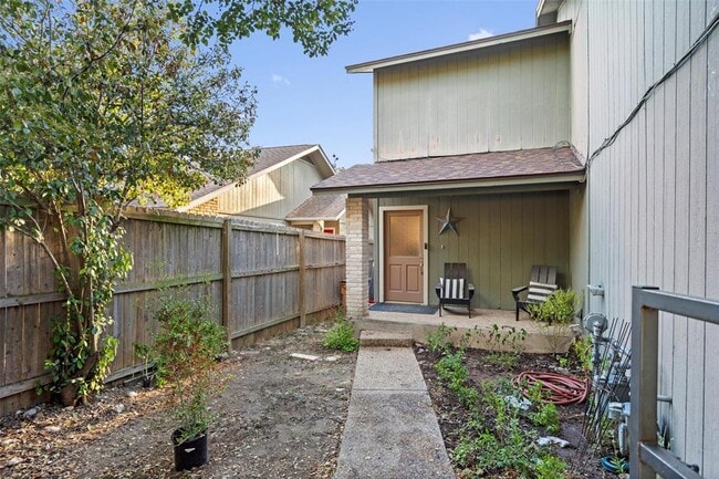Photo - 6492 Hart Ln