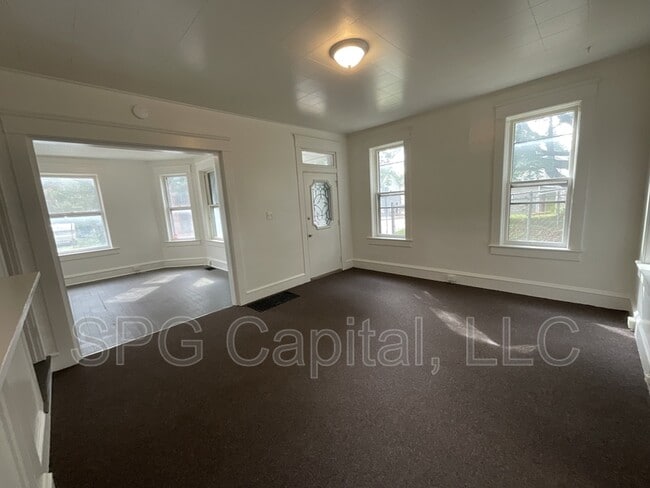 Photo - 319 S Second St