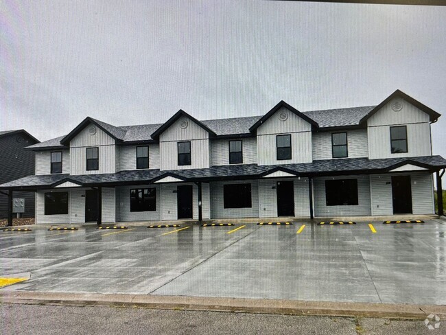 Building Photo - FEBRUARY SPECIAL! RENT $1300, DEPOSIT $130... Rental