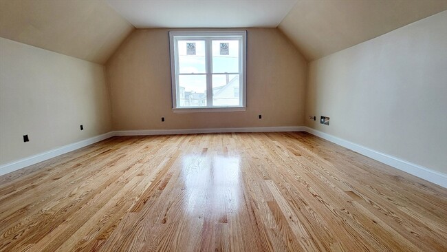 Photo - 64 Waverly St Unit 1