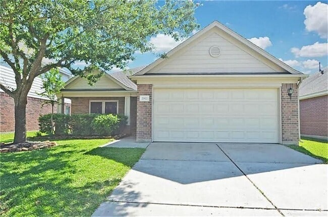 Building Photo - 21922 Golden Cedar Dr Rental