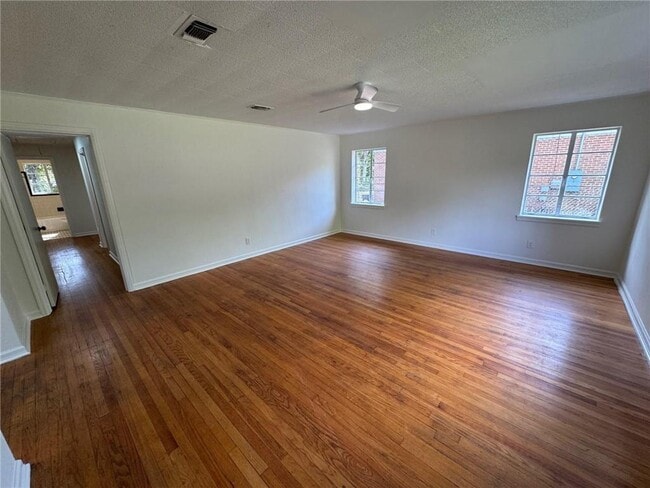 Photo - 713 Iris Ave