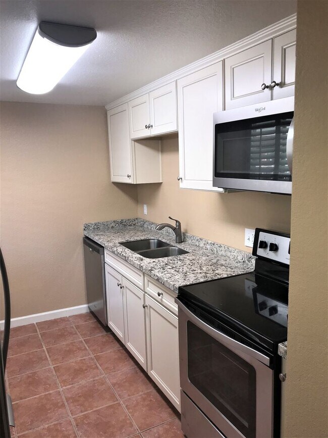 Photo - **FABULOUS- 1br/1ba CONDO (CAMELBACK & ARCADIA)