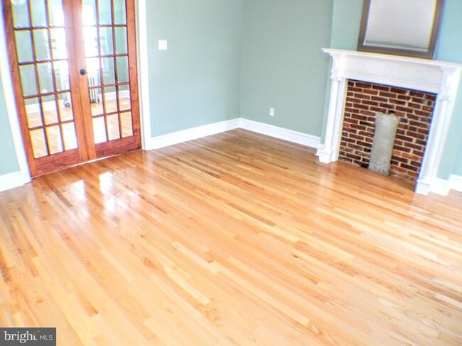 Photo - 739 N 17th St Unidad 3RD FLOOR