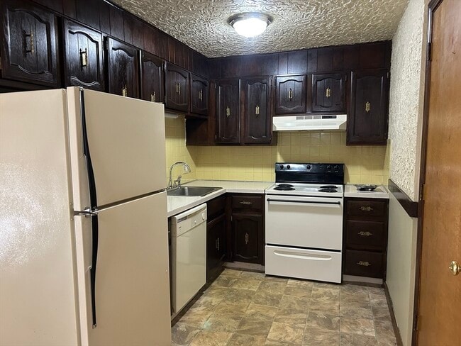 Building Photo - 75 Winthrop St Unit 34