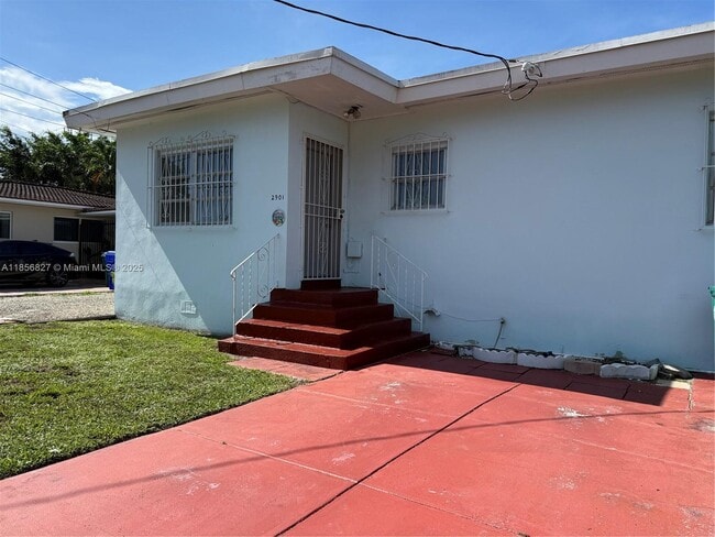 Building Photo - 1060 SW 29th Ave Unit 2901 Rental
