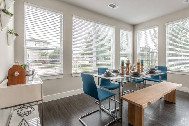 2 BR, 2 BA - 1311 SF - B3