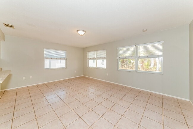 Photo - 344 Sunnyside Dr