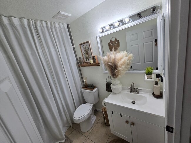 Photo - 800 N 8th St