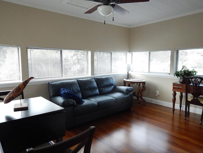 Photo - 16909 Franklin Ave