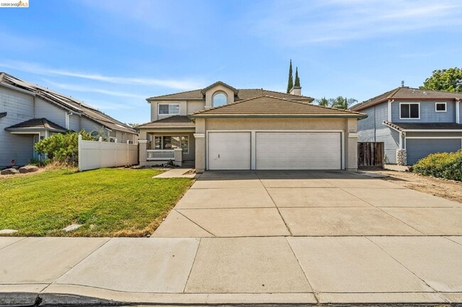 Photo - 880 Woodsong Ln