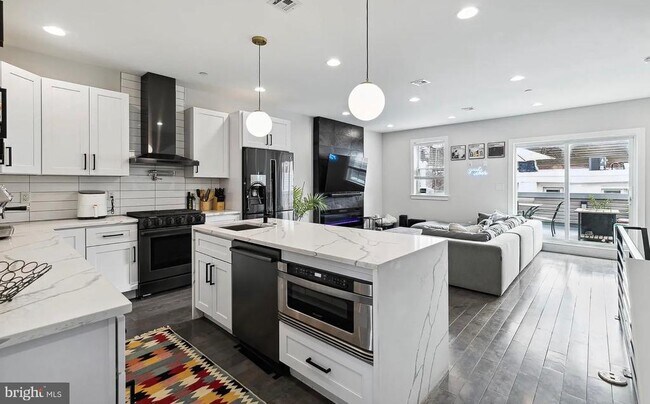 Photo - 2813 Tilton St