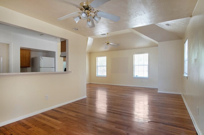 Photo - 1209 Lovett St