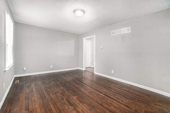 Photo - WOW! 4 BR, 1 BA: Move-In Ready!