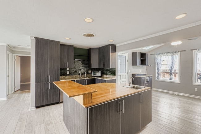 Photo - 8293 Gaylord St