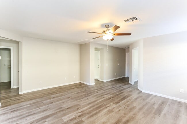 2519 W Romley Rd