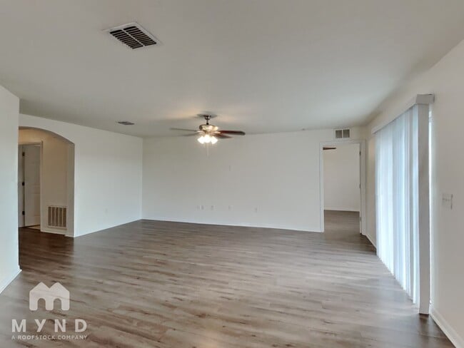 Photo - 6600 Wirevine Dr