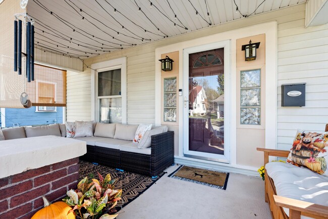 1124 Elm St