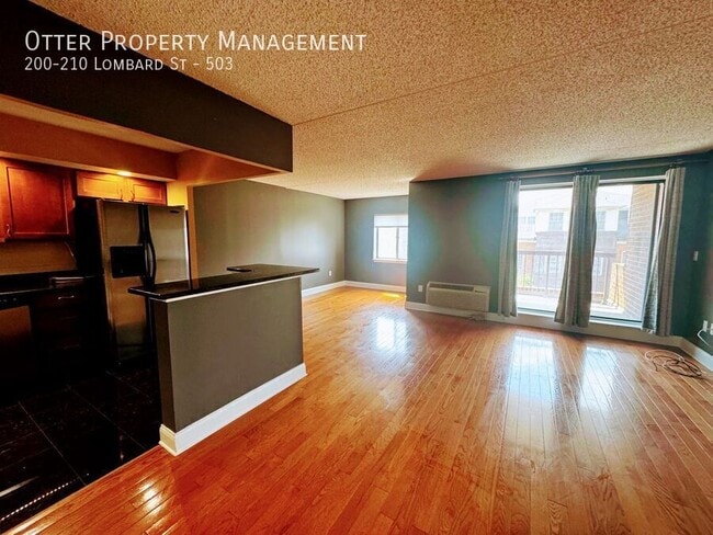 Photo - 200-210 Lombard St-503