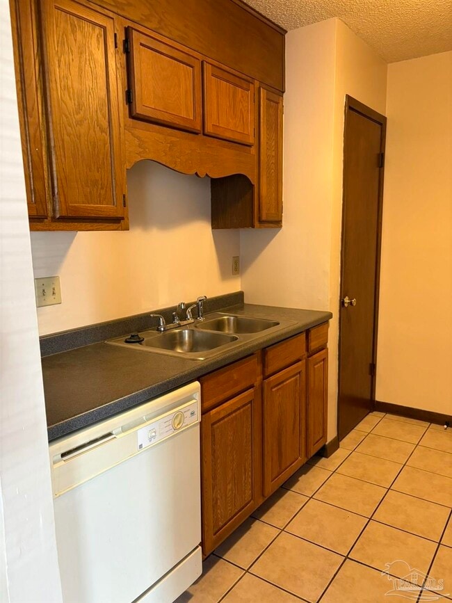 Photo - 3262 Maplewood Dr