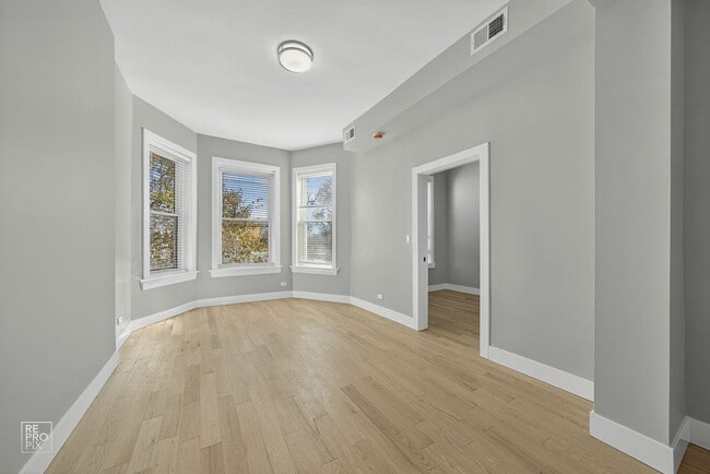 Photo - Fantastic 3-Bedroom Has All the Amenities Unidad 1248 S Troy St. 3