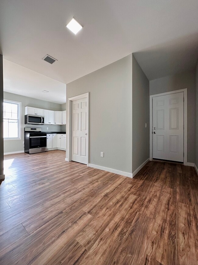 Photo - 19 Thompson St Unit C