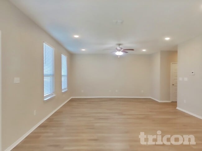 Photo - 4327 Spirit Star Dr