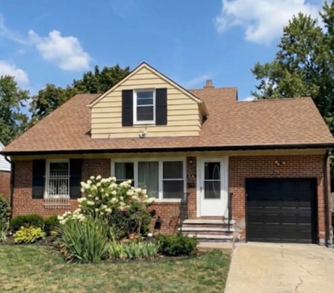 Photo - 316 Halle Dr