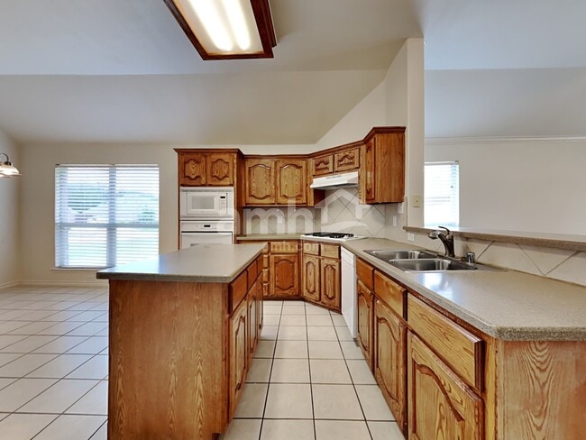 Photo - 1385 Tanglevine Dr