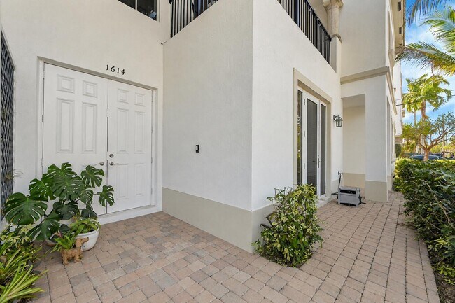 Photo - 1614 NE 9th St