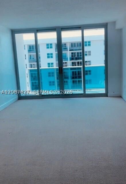 7501 E Treasure Dr Unidad 9R