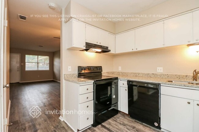 Photo - 2212 Lavern St