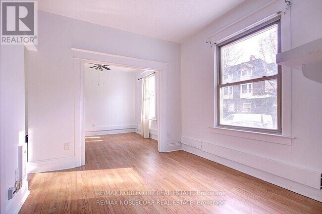 Photo - 34 Winchester St Unit 1