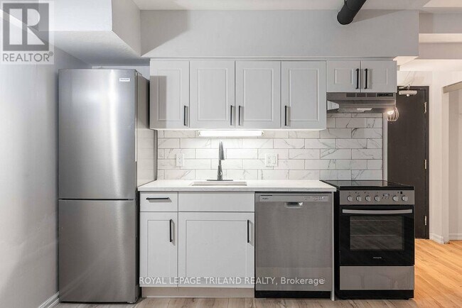 Photo - 330 Clarence St Unit B2