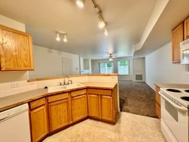 Photo - 382-388 E Leadora Ln Unit 388