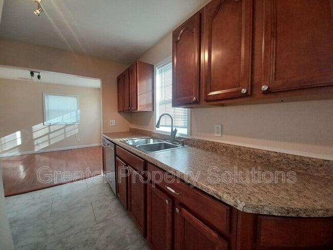 Photo - 412 W South St