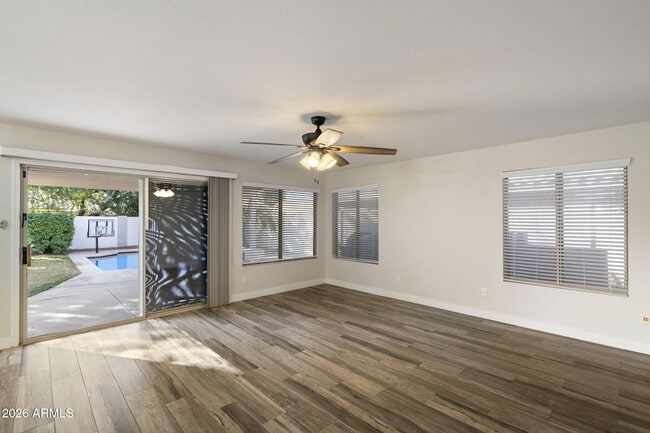 Photo - 1883 W Falcon Dr