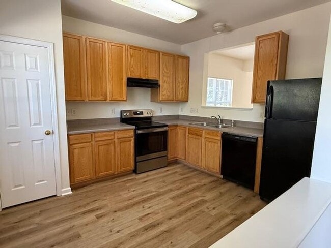 Photo - 146 Forthview Way