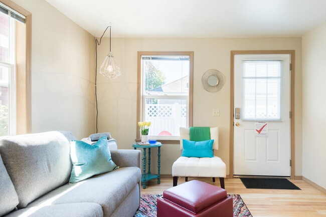 Photo - Adorable 1 Bed 1 Bath Cottage, 2 Blocks From Greenlake!