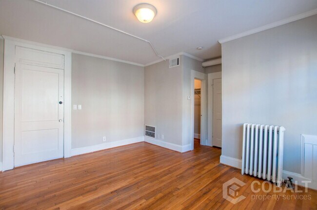 Photo - 674 Somerset Terrace NE Unit 3
