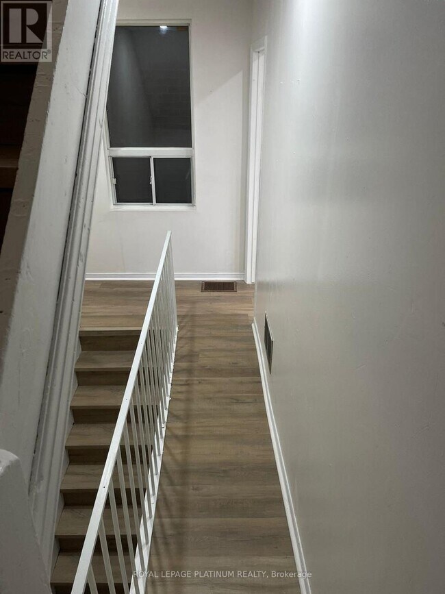 Photo - 700 Brock Ave