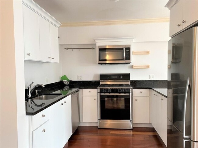 Photo - 1 S Astor St