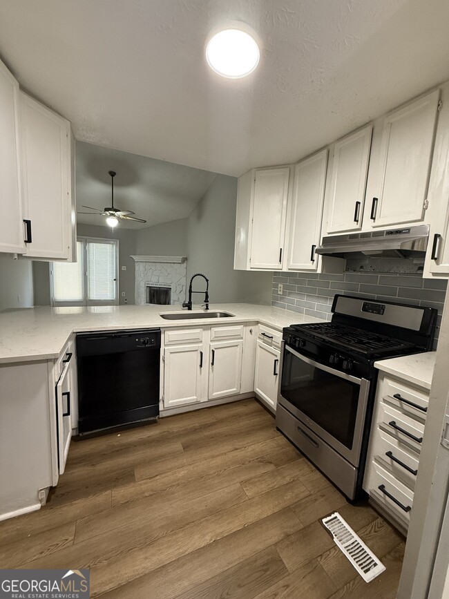 Photo - 7187 Williamsburg Dr