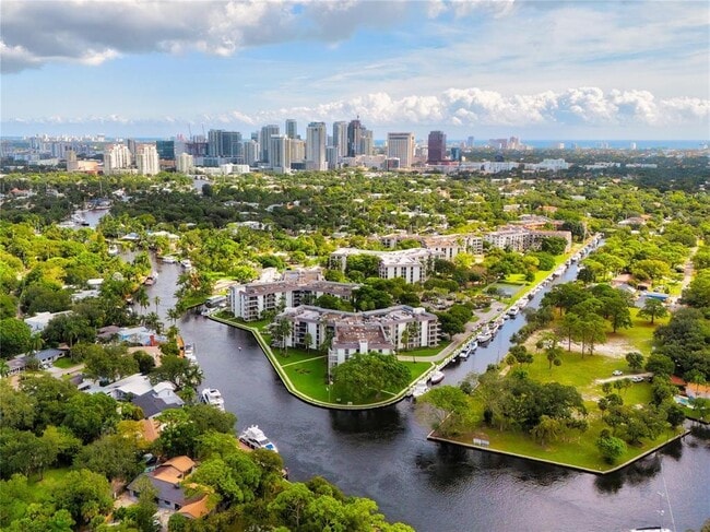 Building Photo - 900 River Reach Dr Unit 2 Rental